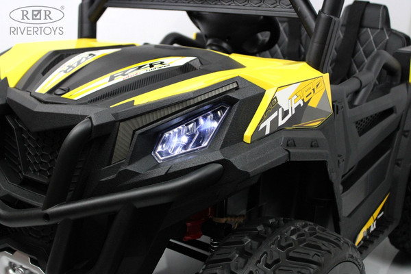 Детский автомобиль RiverToys C111CC