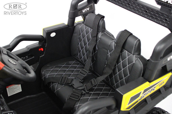 Детский автомобиль RiverToys C111CC