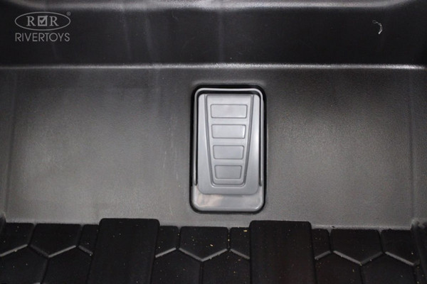 Детский автомобиль RiverToys K555KK 4WD 24V