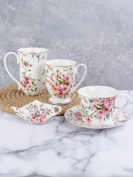 Чашка с блюдцем Elan Gallery Яблоневый New Bone China / 420420