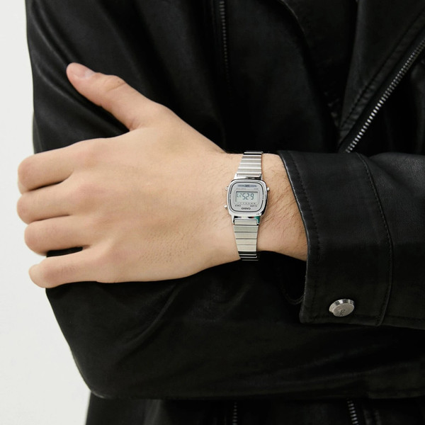 Часы наручные женские Casio LA-670WEA-7E