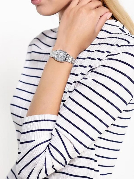 Часы наручные женские Casio LA-670WEA-7E