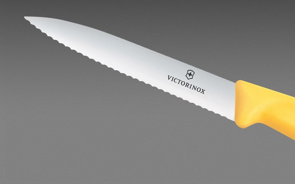 Нож Victorinox Swiss Classic 6.7738.C1