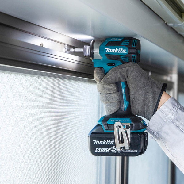 Профессиональный шуруповерт Makita DTD173RFJ