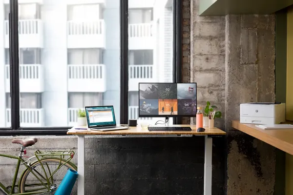 Монитор HP E27q (9VG82A9)