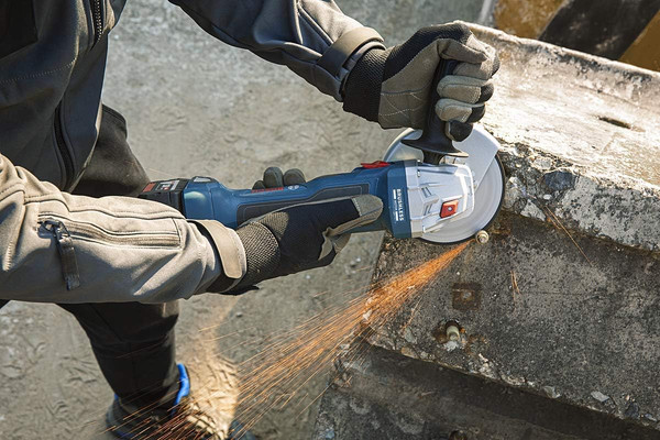 Профессиональная угловая шлифмашина Bosch GWS 180-LI