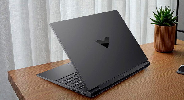 Игровой ноутбук HP Victus 15-fb3014ci / R5165SG25N