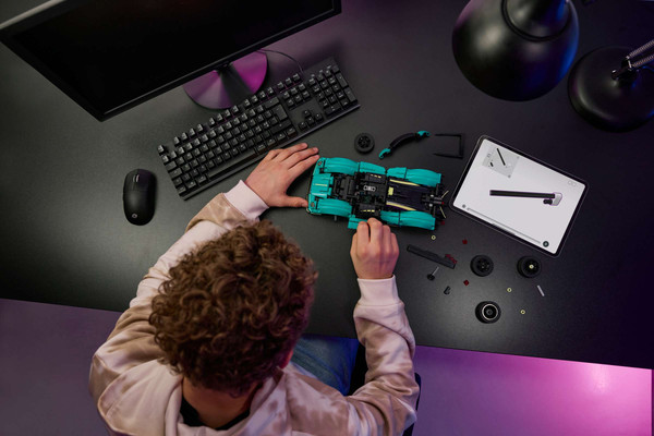 Конструктор Lego Technic Астон Мартин Валькирия 42208