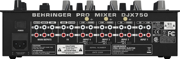 Микшерный пульт Behringer DJX750