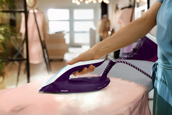 Утюг с парогенератором Philips PSG7028/30