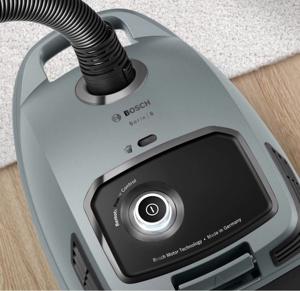 Пылесос Bosch BGB6X330