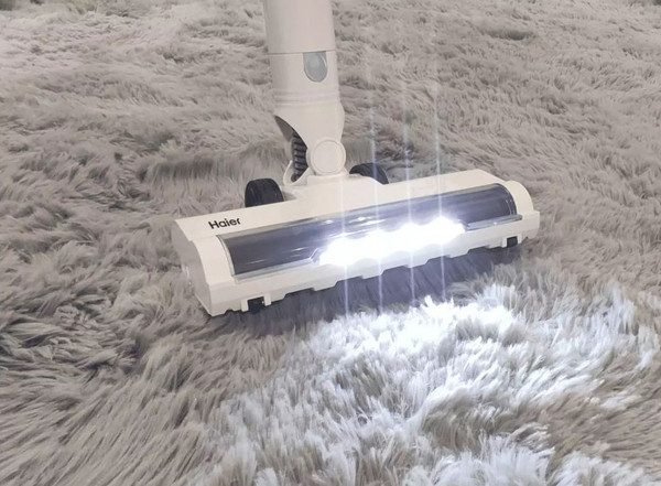 Вертикальный пылесос Haier HVC150 