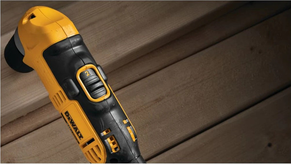 Профессиональная дрель-шуруповерт DeWalt DCD740B