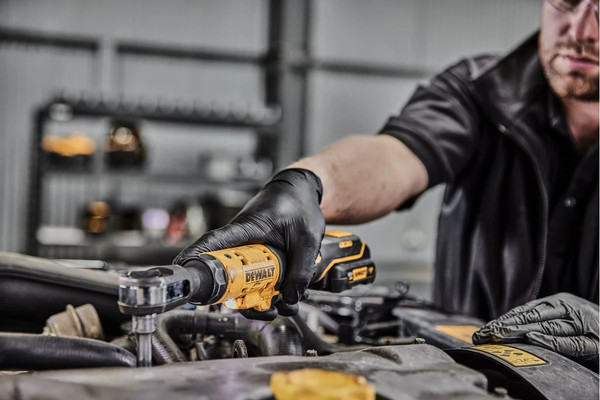 Профессиональный гайковерт DeWalt DCF503N