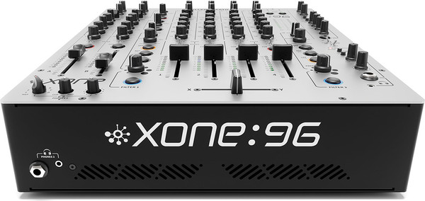 DJ микшер Allen & Heath Xone 96