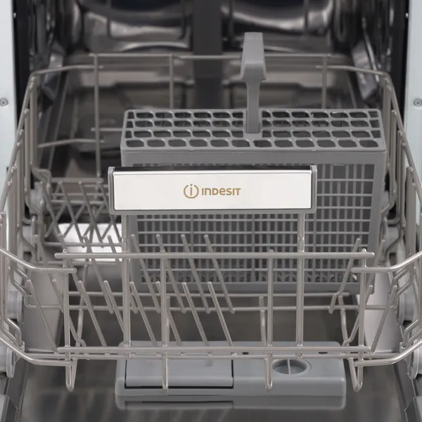 Посудомоечная машина Indesit DIS C120