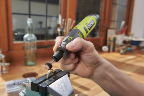 Гравер Ryobi RRT4-120GA15