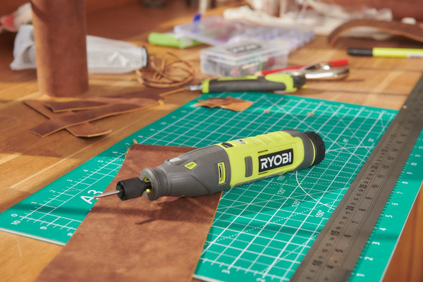 Гравер Ryobi RRT4-120GA15