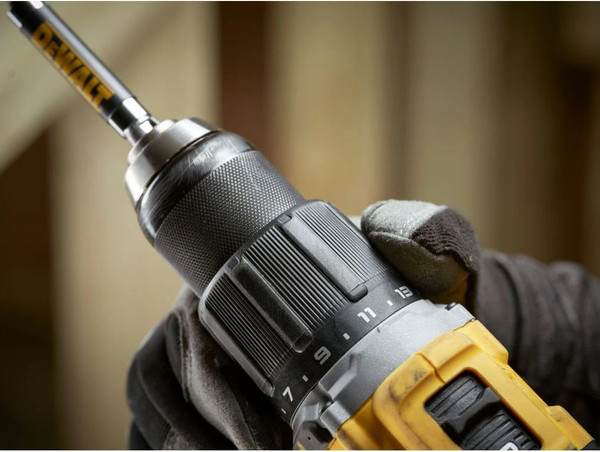 Профессиональная дрель-шуруповерт DeWalt DCD799P2T