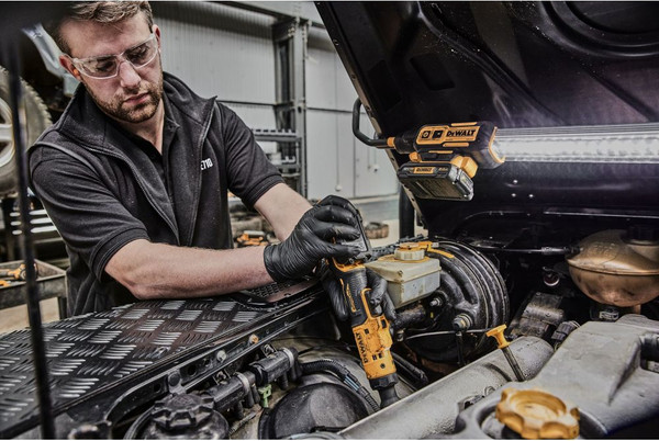 Профессиональный гайковерт DeWalt DCF504N