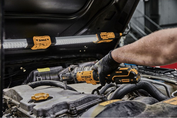 Профессиональный гайковерт DeWalt DCF504N