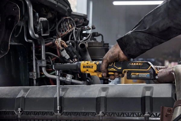 Профессиональный гайковерт DeWalt DCF510N