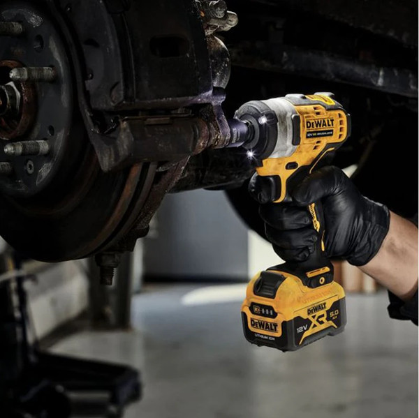 Профессиональный гайковерт DeWalt DCF903P1G