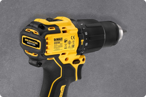 Профессиональная дрель-шуруповерт DeWalt DCD709P2T