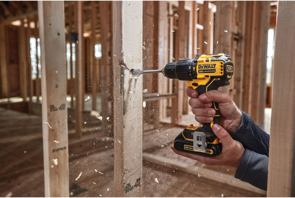 Профессиональная дрель-шуруповерт DeWalt DCD709P2T