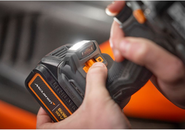 Профессиональная дрель-шуруповерт DeWalt DCD85MM1T