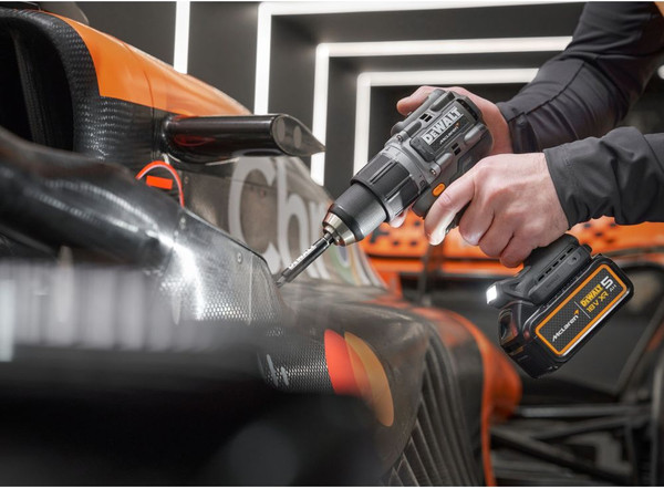 Профессиональная дрель-шуруповерт DeWalt DCD85MM1T