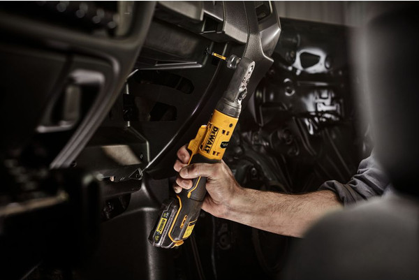 Профессиональный гайковерт DeWalt DCF500N