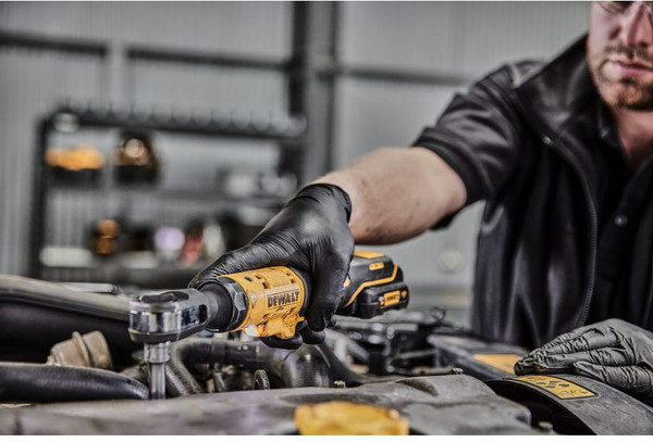 Профессиональный гайковерт DeWalt DCF503L1G