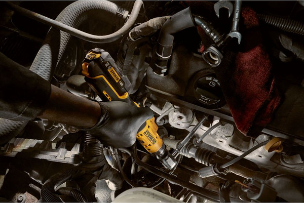 Профессиональный гайковерт DeWalt DCF503L1G