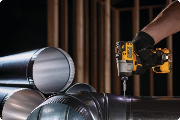 Профессиональный шуруповерт DeWalt DCF801N