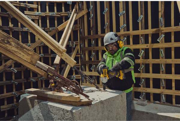 Профессиональный гайковерт DeWalt DCF964N