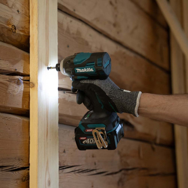 Профессиональный шуруповерт Makita TD004GZ