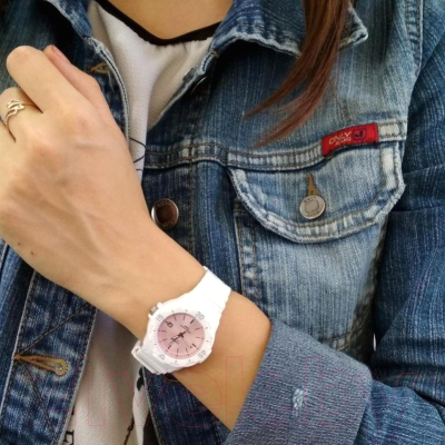 Часы наручные женские Casio LRW-200H-4E3VEF