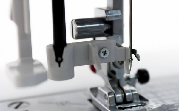 Швейная машина Janome Skyline S3