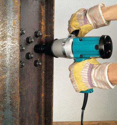 Профессиональный гайковерт Makita 6906