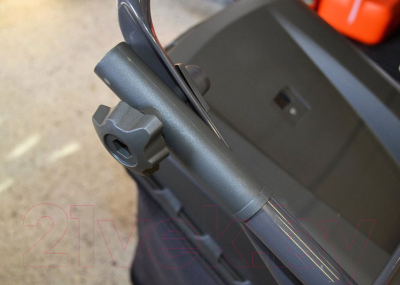 Газонокосилка электрическая Husqvarna LC 141C