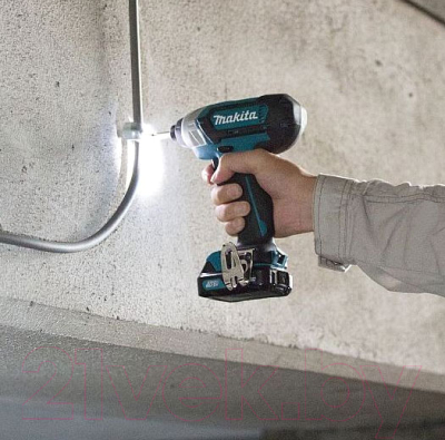 Профессиональный шуруповерт Makita TD110DZ