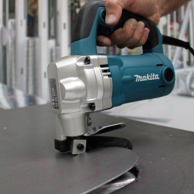 Профессиональные листовые ножницы Makita JS3201J