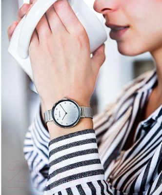 Часы наручные женские Bering 12034-000