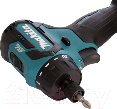 Профессиональный шуруповерт Makita DF032DWME