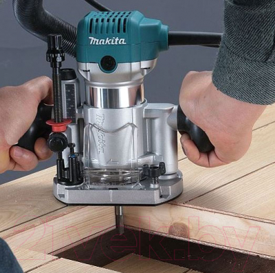 Профессиональный фрезер Makita RT0700CX2