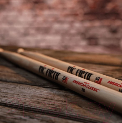 Барабанные палочки Vic Firth American Classic 2B