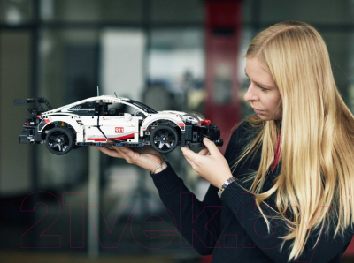 Конструктор Lego Technic Porsche 911 RSR 42096