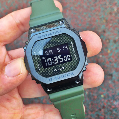 Часы наручные мужские Casio GM-5600B-3ER