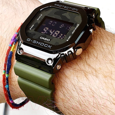 Часы наручные мужские Casio GM-5600B-3ER